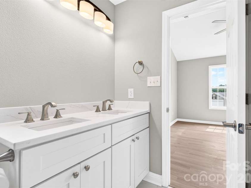 3808 Nuthatch Drive, Indian Trail, NC 28079.  MLS# CAR4416585, YatesRealty ID 46267. Primary Bathroom