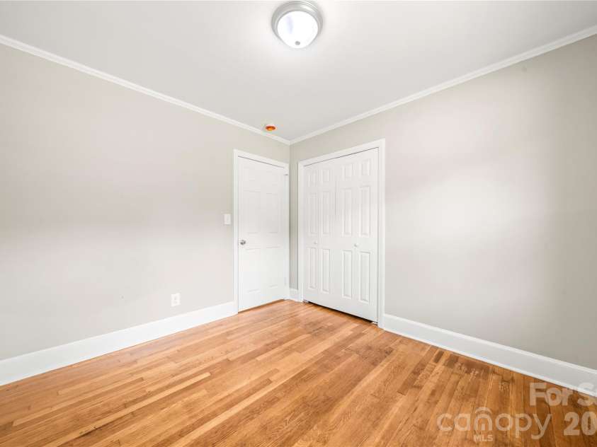 713 Crestwood Avenue, Gastonia, NC 28054.  MLS# CAR4416200, YatesRealty ID 46269. 