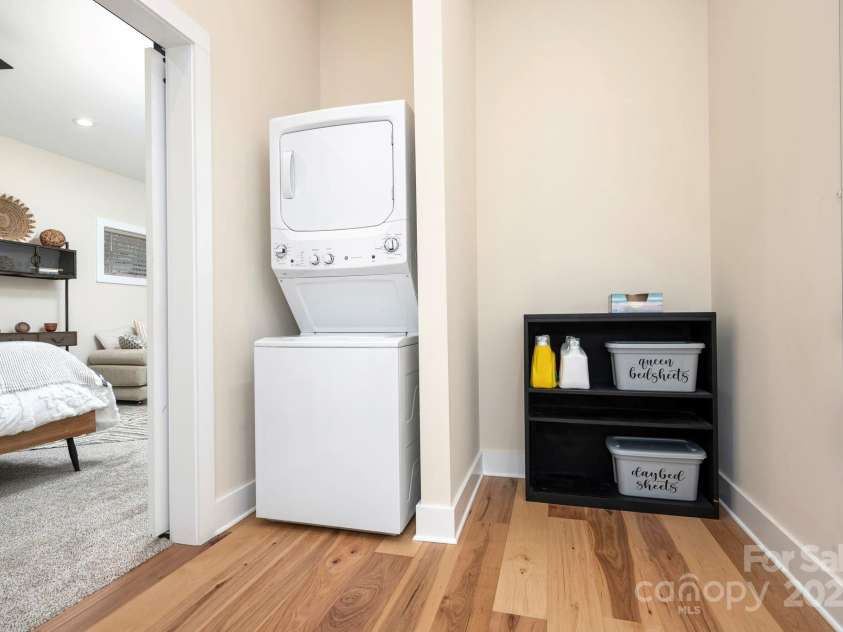 20 & 22 Garden Road, Asheville, NC 28804.  MLS# CAR4219910, YatesRealty ID 4627. 20 Garden - Laundry In Walk-In Closet