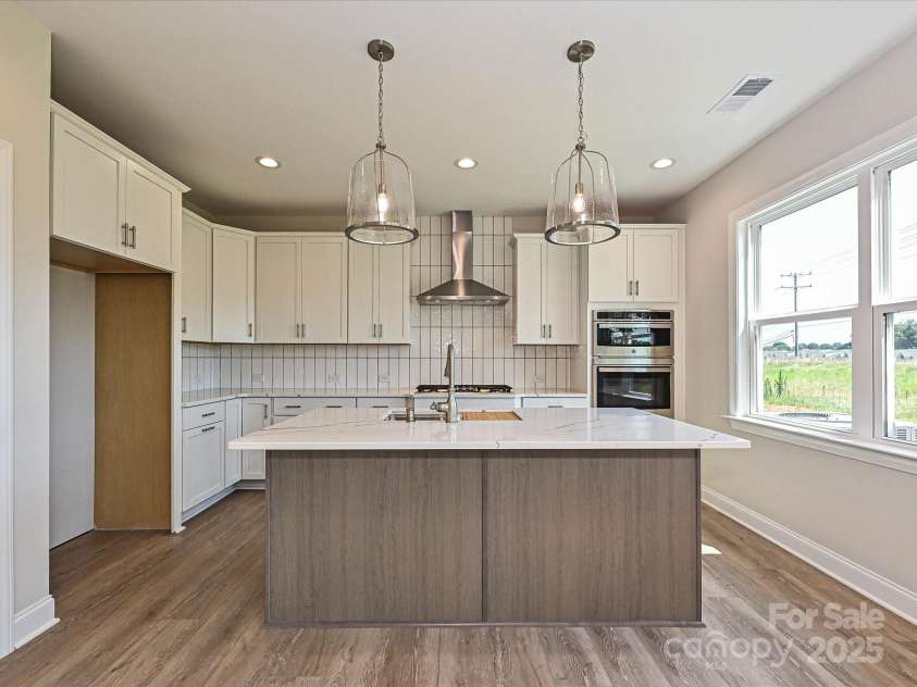 119 Tonbridge Way, Mooresville, NC 28115.  MLS# CAR4264354, YatesRealty ID 4628. Kitchen