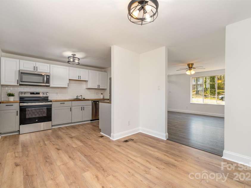 6847 Saddle Point Road, Charlotte, NC 28212.  MLS# CAR4237052, YatesRealty ID 4629. 