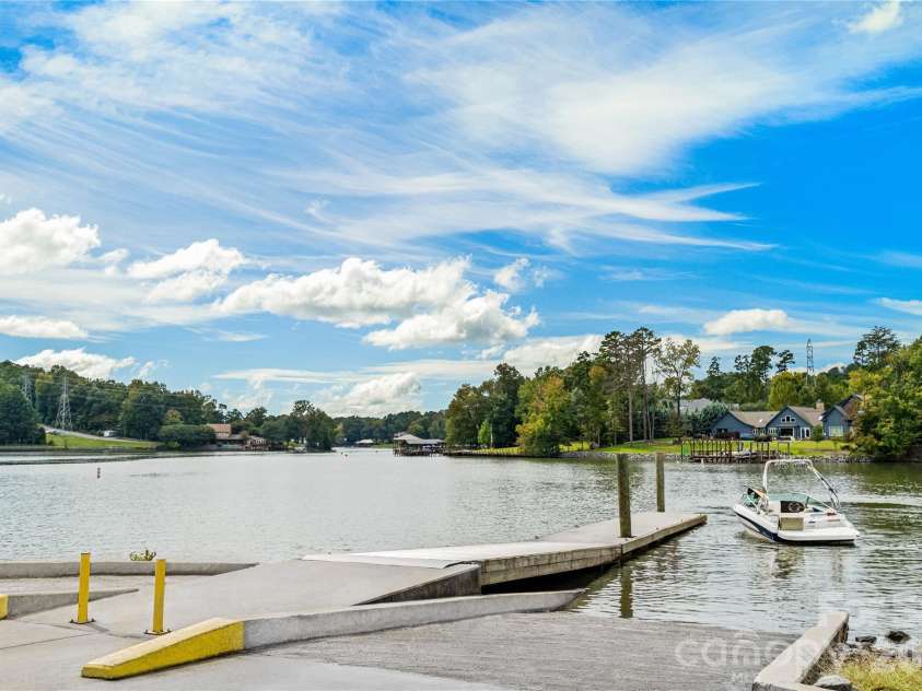10508 Catawba Run Road, Charlotte, NC 28278.  MLS# CAR4384361, YatesRealty ID 46298. 