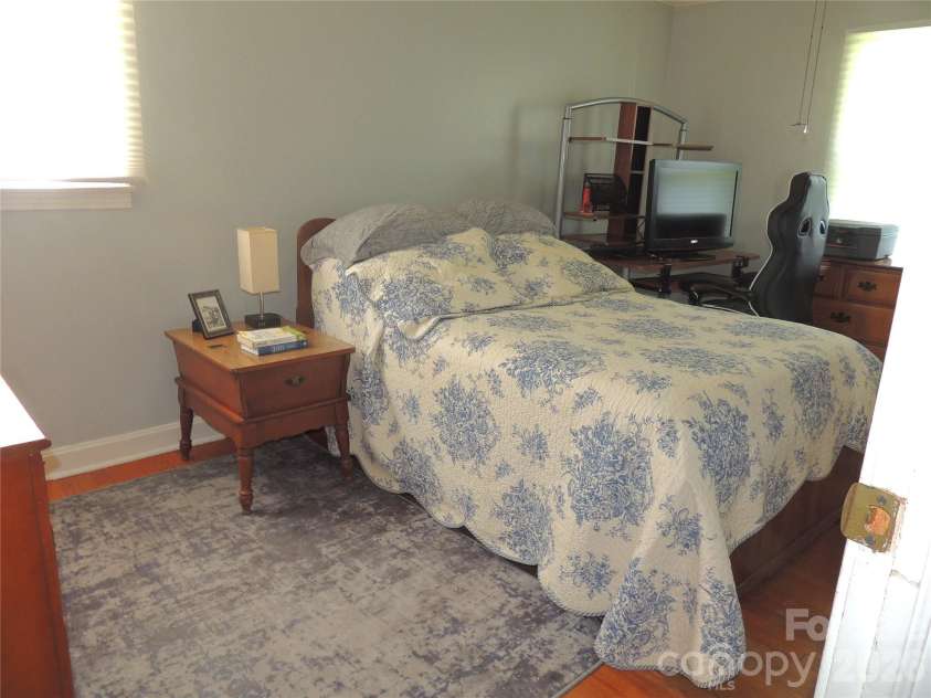189 Westbrook Drive, Forest City, NC 28043.  MLS# CAR4417322, YatesRealty ID 46299. Bedroom # 1