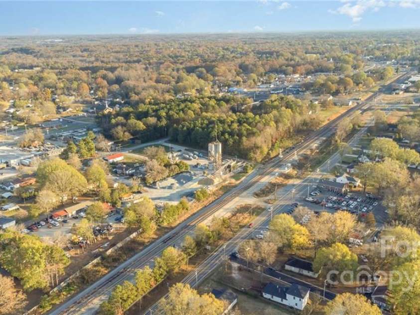 2607 Main Street, Kannapolis, NC 28081.  MLS# CAR3925352, YatesRealty ID 463. 