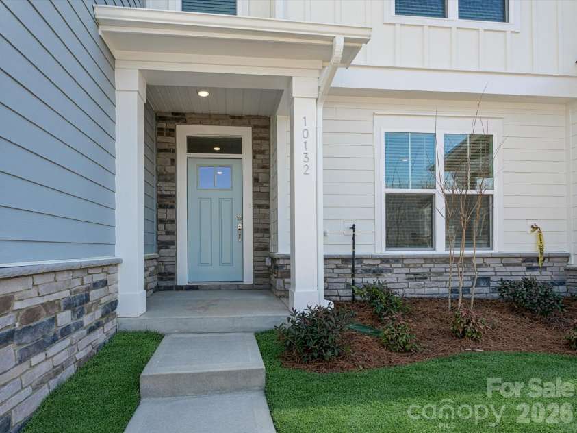 10132 Mamillion Drive, Huntersville, NC 28078.  MLS# CAR4314282, YatesRealty ID 4630. 