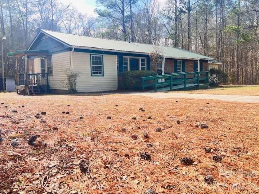 405 Inwood Street, Bethune, SC 29009.  MLS# CAR4322008, YatesRealty ID 4630. 