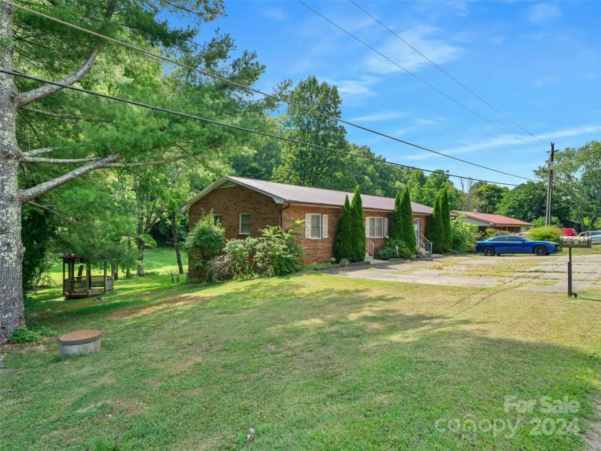 495 & 499 Worley Road, Marion, NC 28752.  MLS# CAR4165874, YatesRealty ID 4630. 