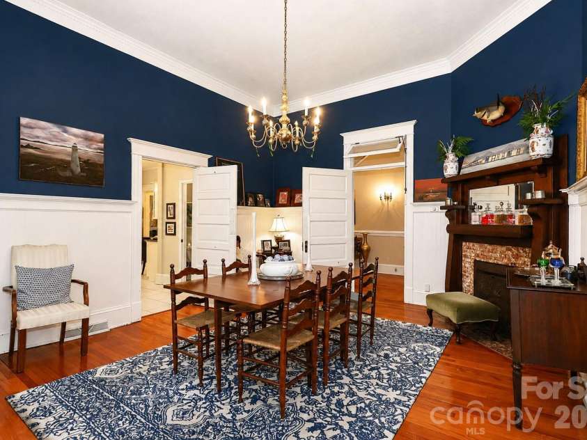 804 Broad Street, Statesville, NC 28677.  MLS# CAR4413375, YatesRealty ID 46302. 