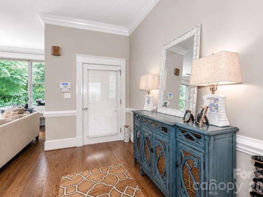 804 Broad Street, Statesville, NC 28677.  MLS# CAR4413375, YatesRealty ID 46302. 