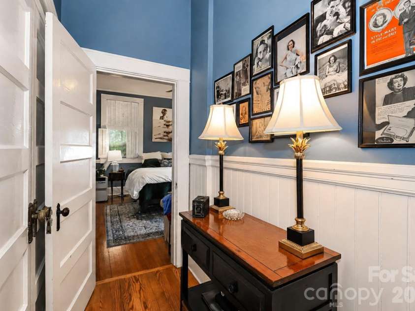 804 Broad Street, Statesville, NC 28677.  MLS# CAR4413375, YatesRealty ID 46302. 