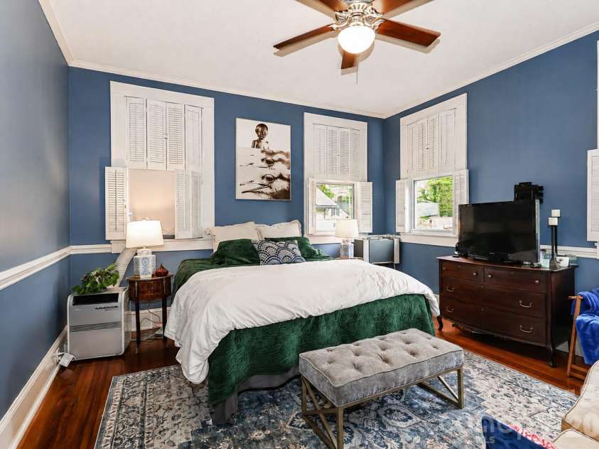 804 Broad Street, Statesville, NC 28677.  MLS# CAR4413375, YatesRealty ID 46302. 