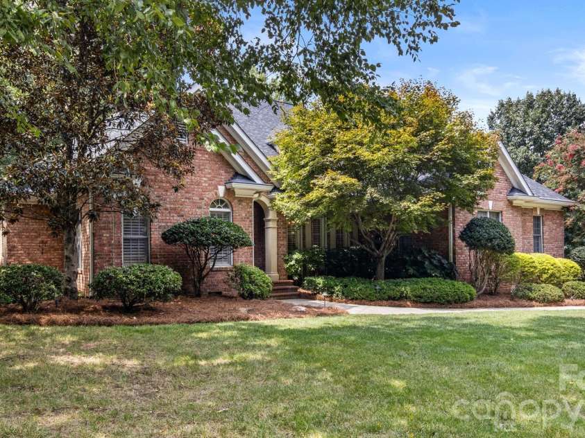 5604 Challis View Lane, Charlotte, NC 28226.  MLS# CAR4416834, YatesRealty ID 46303. 