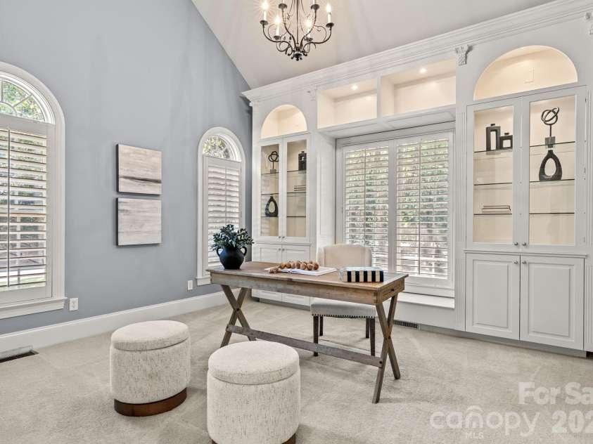 5604 Challis View Lane, Charlotte, NC 28226.  MLS# CAR4416834, YatesRealty ID 46303. 