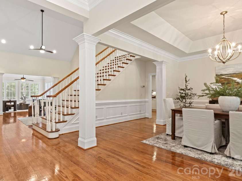 5604 Challis View Lane, Charlotte, NC 28226.  MLS# CAR4416834, YatesRealty ID 46303. 