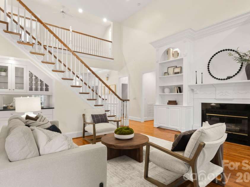 5604 Challis View Lane, Charlotte, NC 28226.  MLS# CAR4416834, YatesRealty ID 46303. 