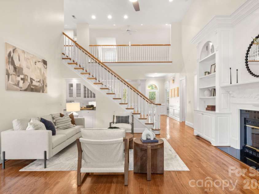 5604 Challis View Lane, Charlotte, NC 28226.  MLS# CAR4416834, YatesRealty ID 46303. 