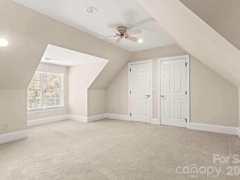 5604 Challis View Lane, Charlotte, NC 28226.  MLS# CAR4416834, YatesRealty ID 46303. 
