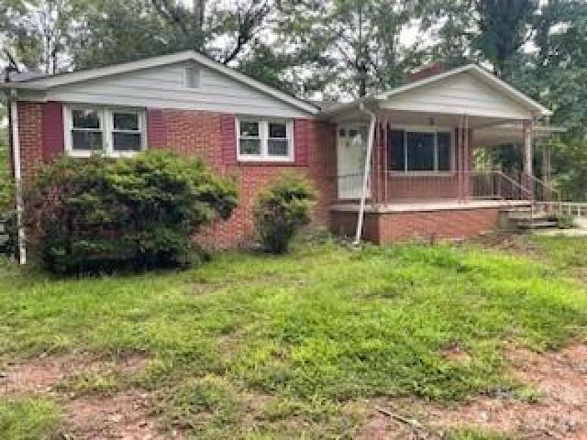 595 Glenwood Drive, Marion, NC 28752.  MLS# CAR4417004, YatesRealty ID 46304. 