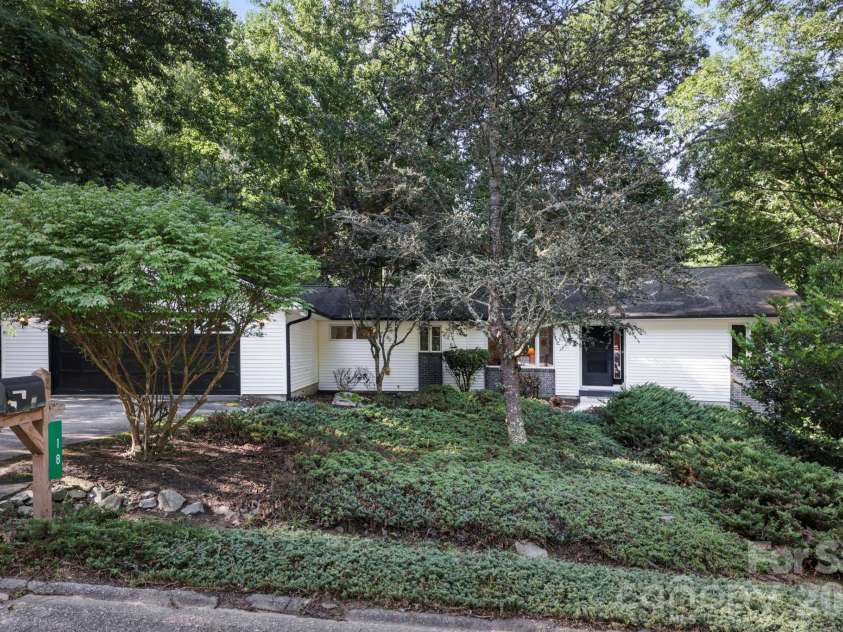 18 Rosewood Trail, Hendersonville, NC 28739.  MLS# CAR4406298, YatesRealty ID 46305. 