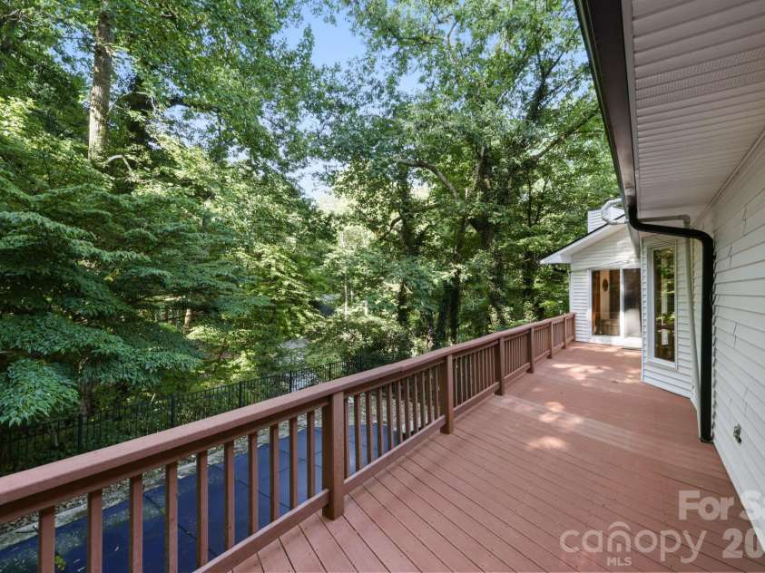 18 Rosewood Trail, Hendersonville, NC 28739.  MLS# CAR4406298, YatesRealty ID 46305. 