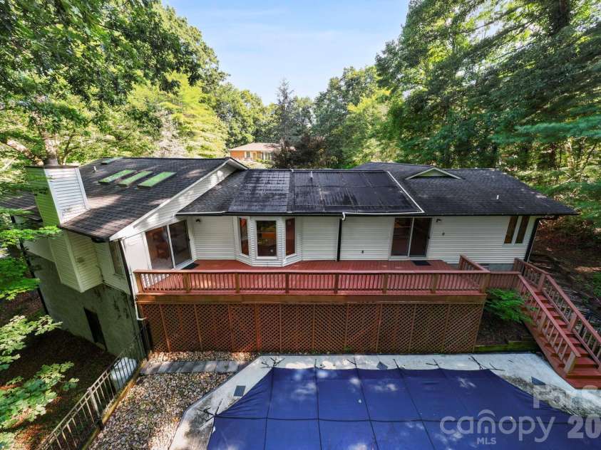 18 Rosewood Trail, Hendersonville, NC 28739.  MLS# CAR4406298, YatesRealty ID 46305. 
