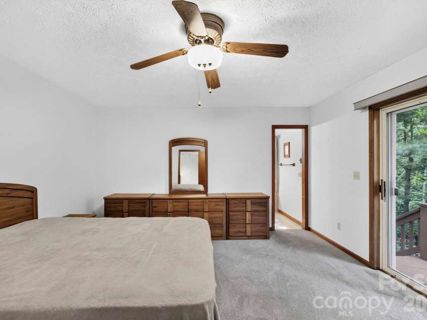 18 Rosewood Trail, Hendersonville, NC 28739.  MLS# CAR4406298, YatesRealty ID 46305. 