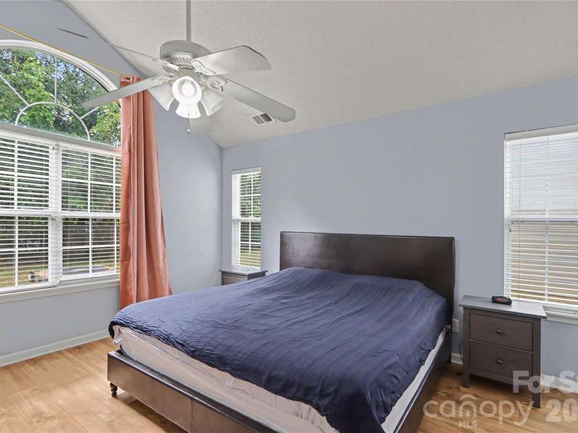 2716 Rozzelles Landing Drive, Charlotte, NC 28214.  MLS# CAR4417221, YatesRealty ID 46307. 