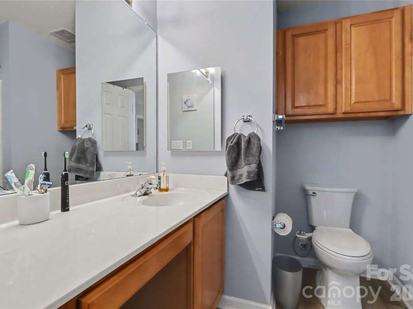 2716 Rozzelles Landing Drive, Charlotte, NC 28214.  MLS# CAR4417221, YatesRealty ID 46307. 