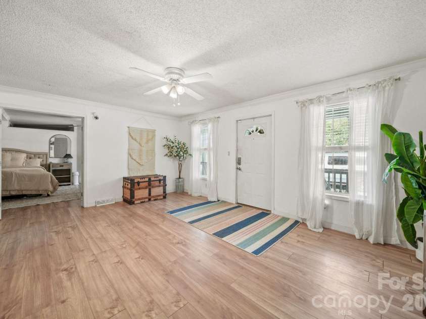 5130 Sedgefield Drive, Lancaster, SC 29720.  MLS# CAR4413593, YatesRealty ID 46308. 