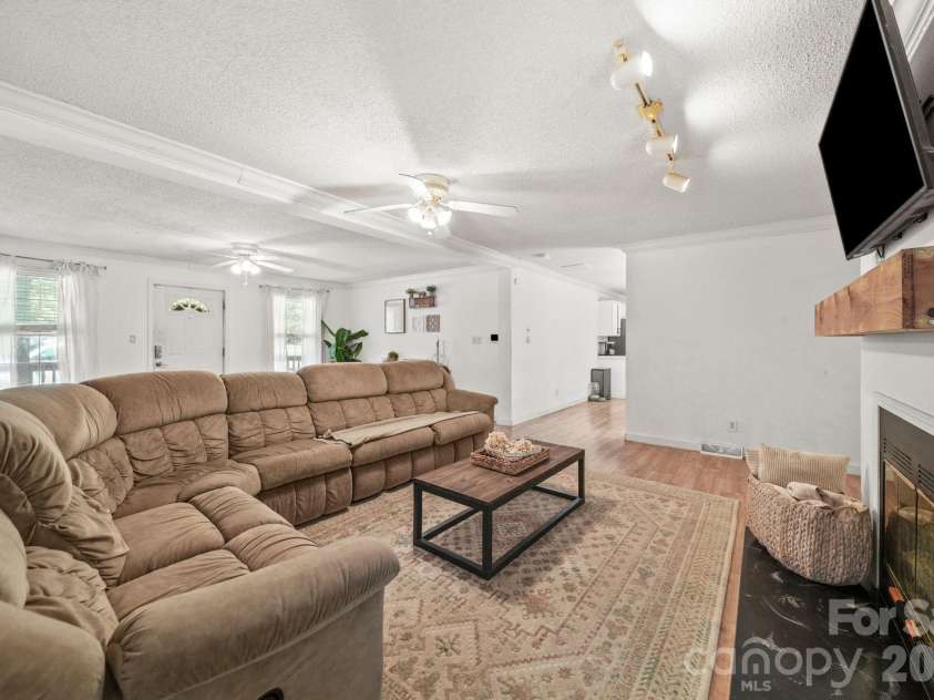 5130 Sedgefield Drive, Lancaster, SC 29720.  MLS# CAR4413593, YatesRealty ID 46308. Living room