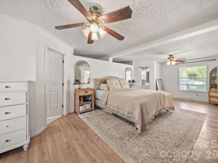 5130 Sedgefield Drive, Lancaster, SC 29720.  MLS# CAR4413593, YatesRealty ID 46308. Primary bedroom