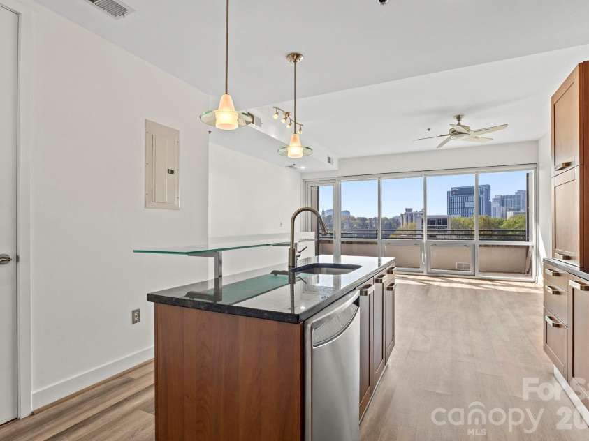 1133 Metropolitan Avenue, Charlotte, NC 28204.  MLS# CAR4363066, YatesRealty ID 4631. 