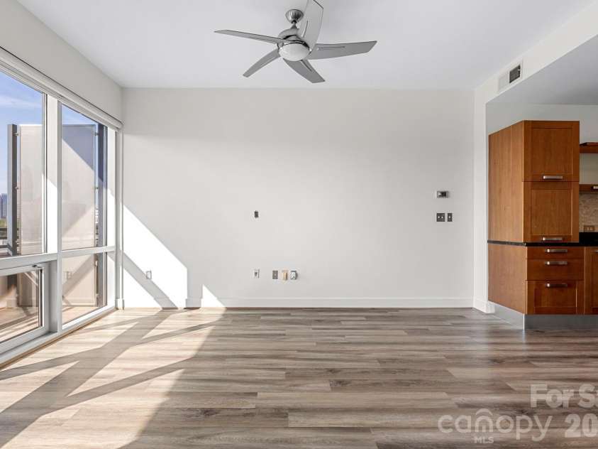 1133 Metropolitan Avenue, Charlotte, NC 28204.  MLS# CAR4363066, YatesRealty ID 4631. 