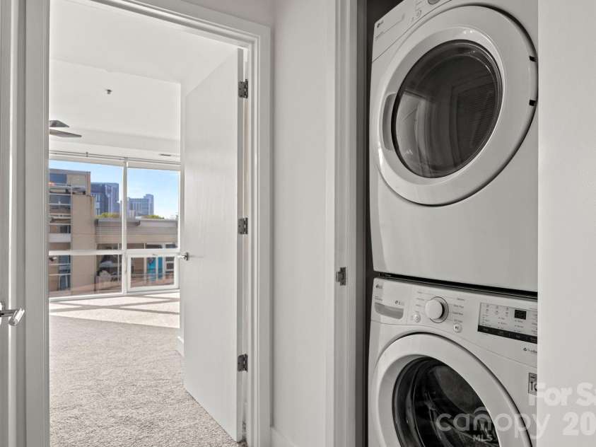 1133 Metropolitan Avenue, Charlotte, NC 28204.  MLS# CAR4363066, YatesRealty ID 4631. Laundry located between bedrooms