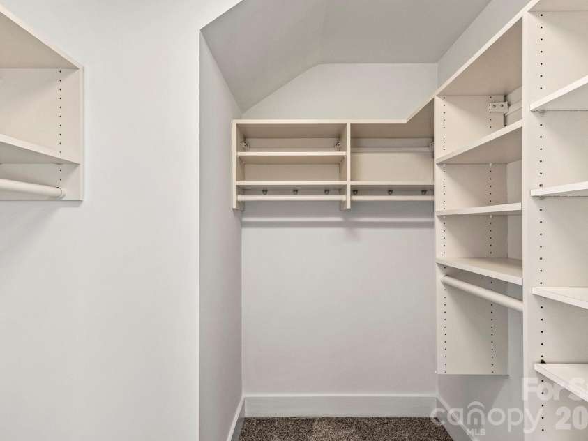 1133 Metropolitan Avenue, Charlotte, NC 28204.  MLS# CAR4363066, YatesRealty ID 4631. Spacious closets