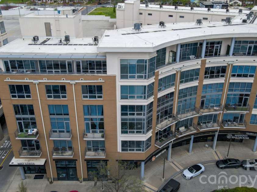 1133 Metropolitan Avenue, Charlotte, NC 28204.  MLS# CAR4363066, YatesRealty ID 4631. Welcome to Met Lofts at The Metropolitan