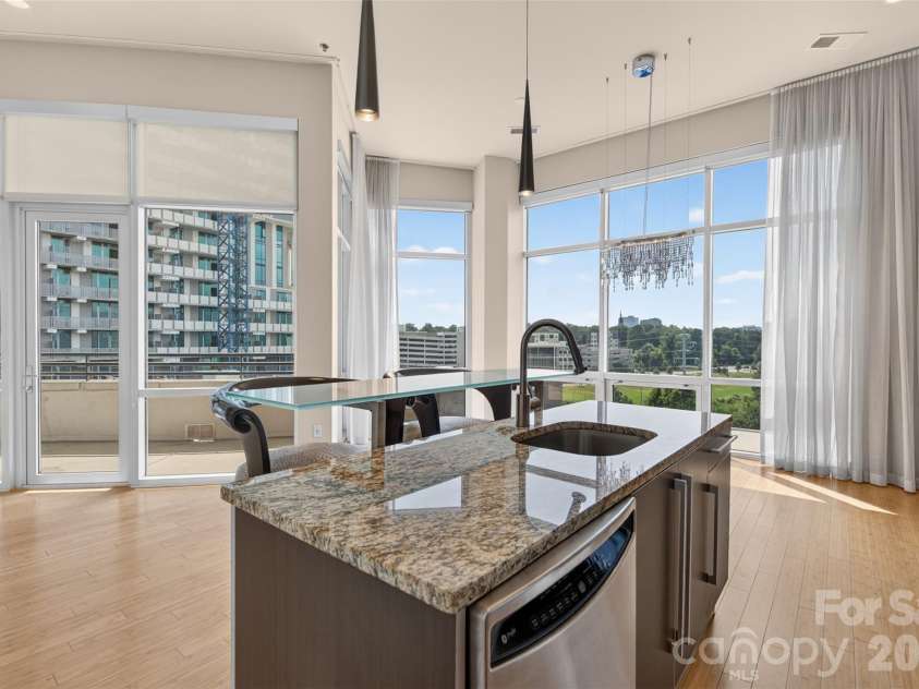1133 Metropolitan Avenue, Charlotte, NC 28204.  MLS# CAR4412878, YatesRealty ID 4631. 