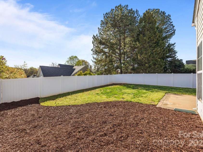 7262 April Mist Trail, Huntersville, NC 28078.  MLS# CAR4240563, YatesRealty ID 4631. 