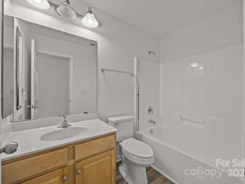 7262 April Mist Trail, Huntersville, NC 28078.  MLS# CAR4240563, YatesRealty ID 4631. Full Bath Upper Level