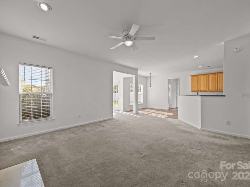 7262 April Mist Trail, Huntersville, NC 28078.  MLS# CAR4240563, YatesRealty ID 4631. Open Floorplan