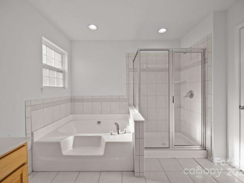 7262 April Mist Trail, Huntersville, NC 28078.  MLS# CAR4240563, YatesRealty ID 4631. Primary Bath Upper Level