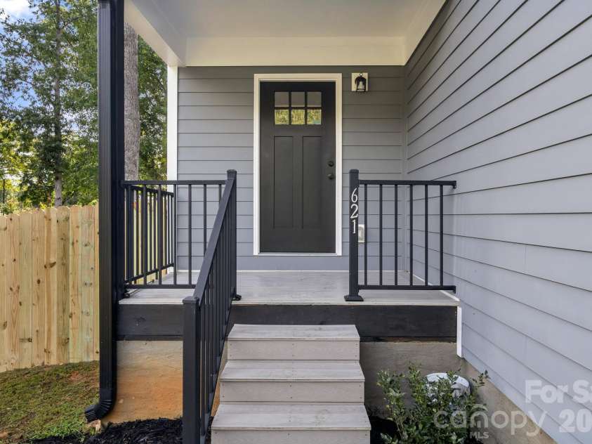 621 Norland Avenue, Kannapolis, NC 28083.  MLS# CAR4415898, YatesRealty ID 46310. 
