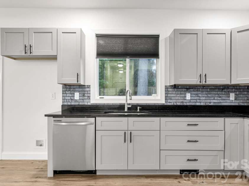621 Norland Avenue, Kannapolis, NC 28083.  MLS# CAR4415898, YatesRealty ID 46310. 