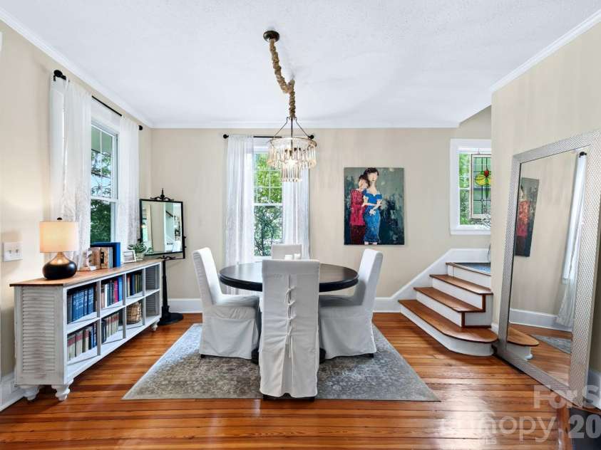 46 Chestnut Street, Asheville, NC 28801.  MLS# CAR4415682, YatesRealty ID 46311. 