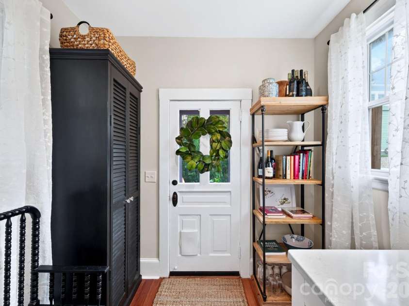 46 Chestnut Street, Asheville, NC 28801.  MLS# CAR4415682, YatesRealty ID 46311. 