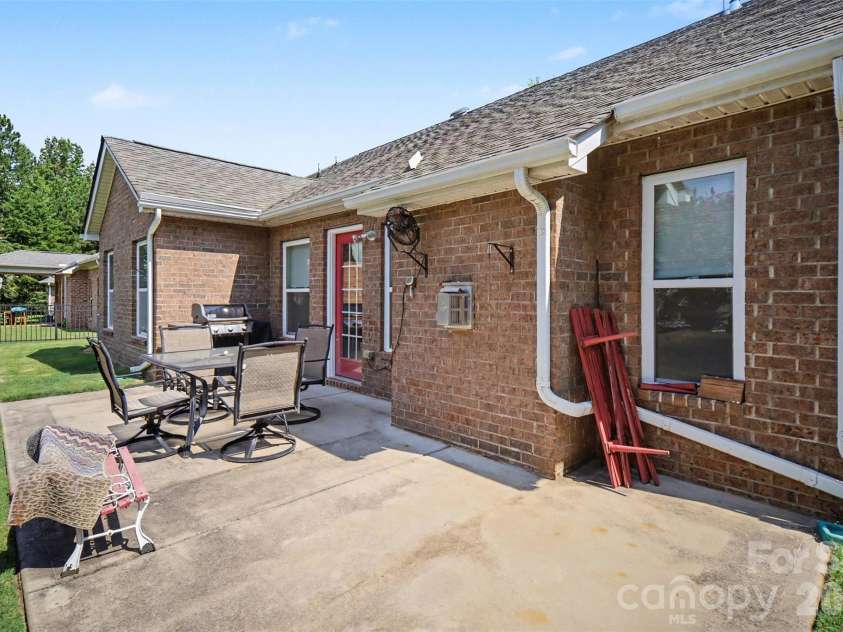 337 Crannog Way, Rock Hill, SC 29732.  MLS# CAR4417352, YatesRealty ID 46312. 