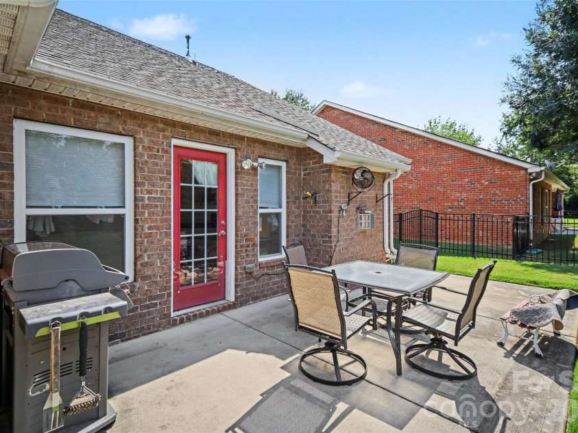 337 Crannog Way, Rock Hill, SC 29732.  MLS# CAR4417352, YatesRealty ID 46312. 