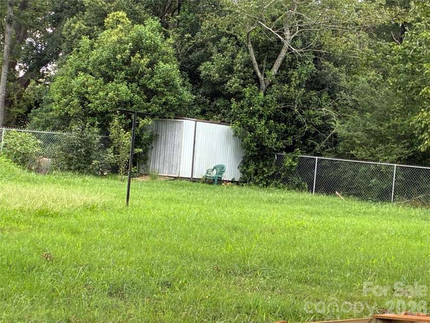 6102 Len Drive, Shelby, NC 28152.  MLS# CAR4412786, YatesRealty ID 46313. 