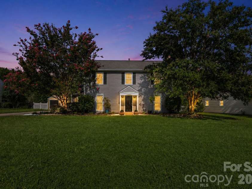12200 Bay Tree Way, Charlotte, NC 28277.  MLS# CAR4416004, YatesRealty ID 46314. 