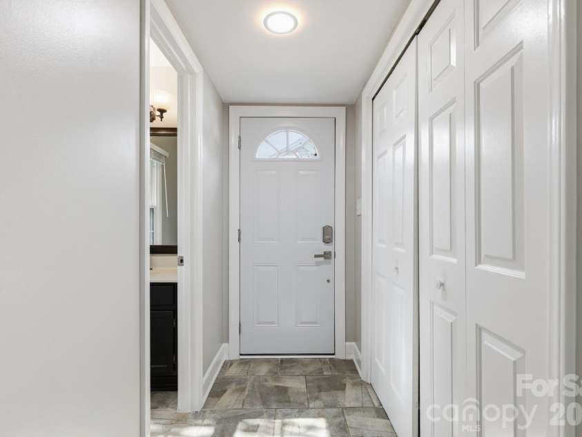 12200 Bay Tree Way, Charlotte, NC 28277.  MLS# CAR4416004, YatesRealty ID 46314. 